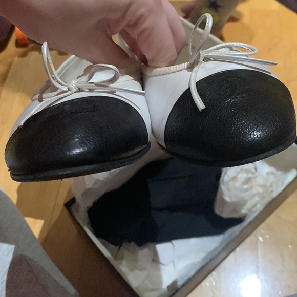 WOMENS CHANEL SIZE 41 BLACK AND WHITE LEATHER BALLET FLATS IN BOX - Picture 14 of 14